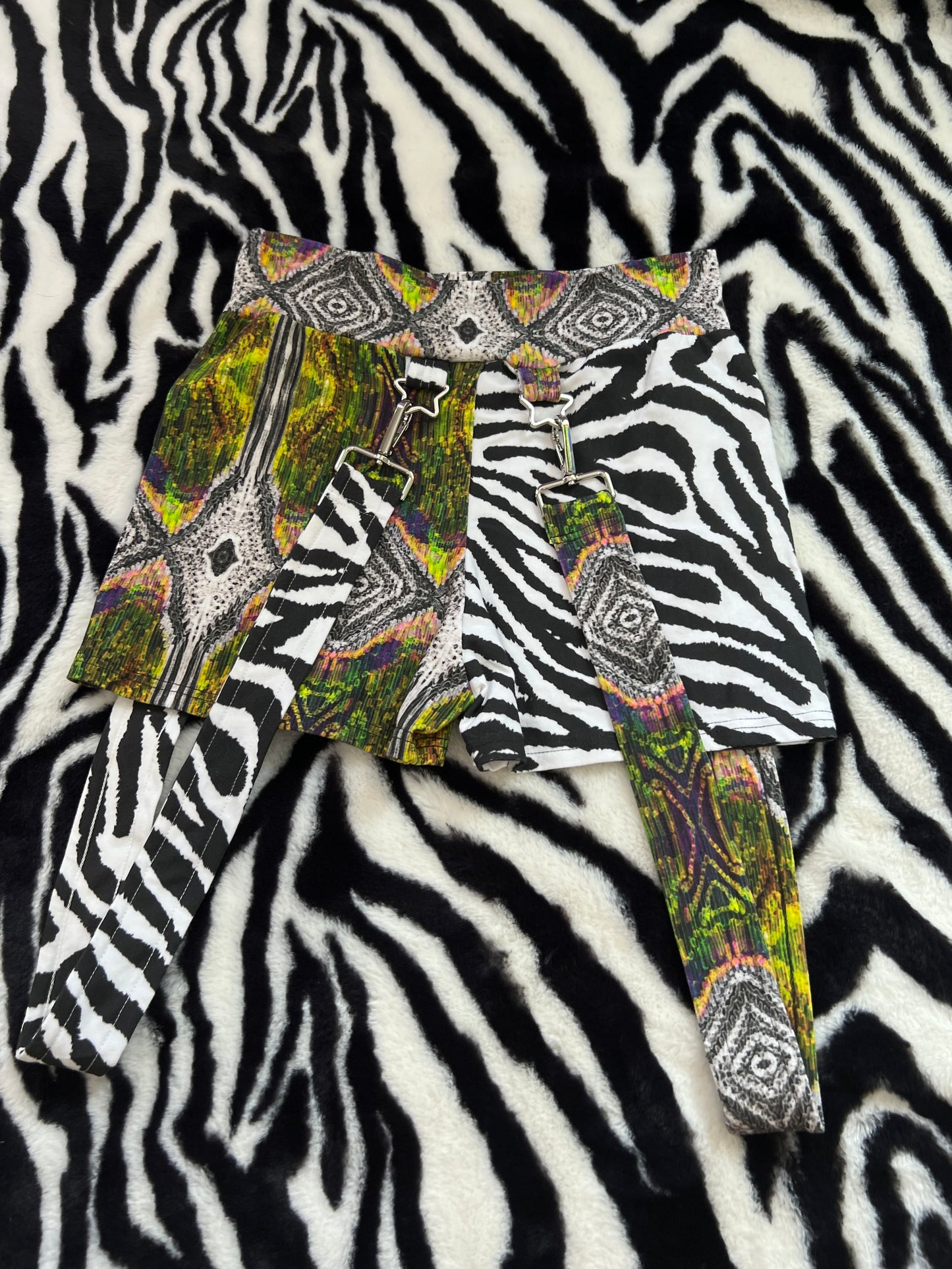 medium zebra glitch suspender shorts