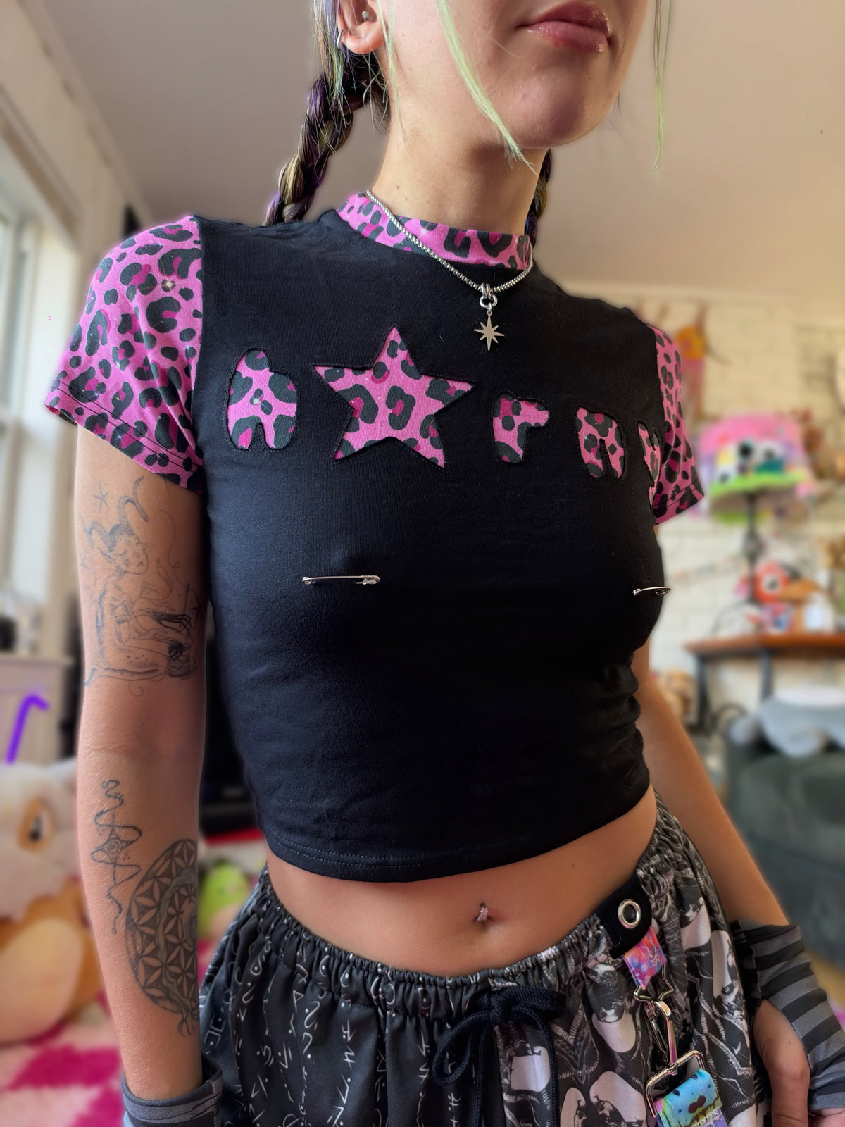 RTS h🌟rny n!p tee (L-2XL)
