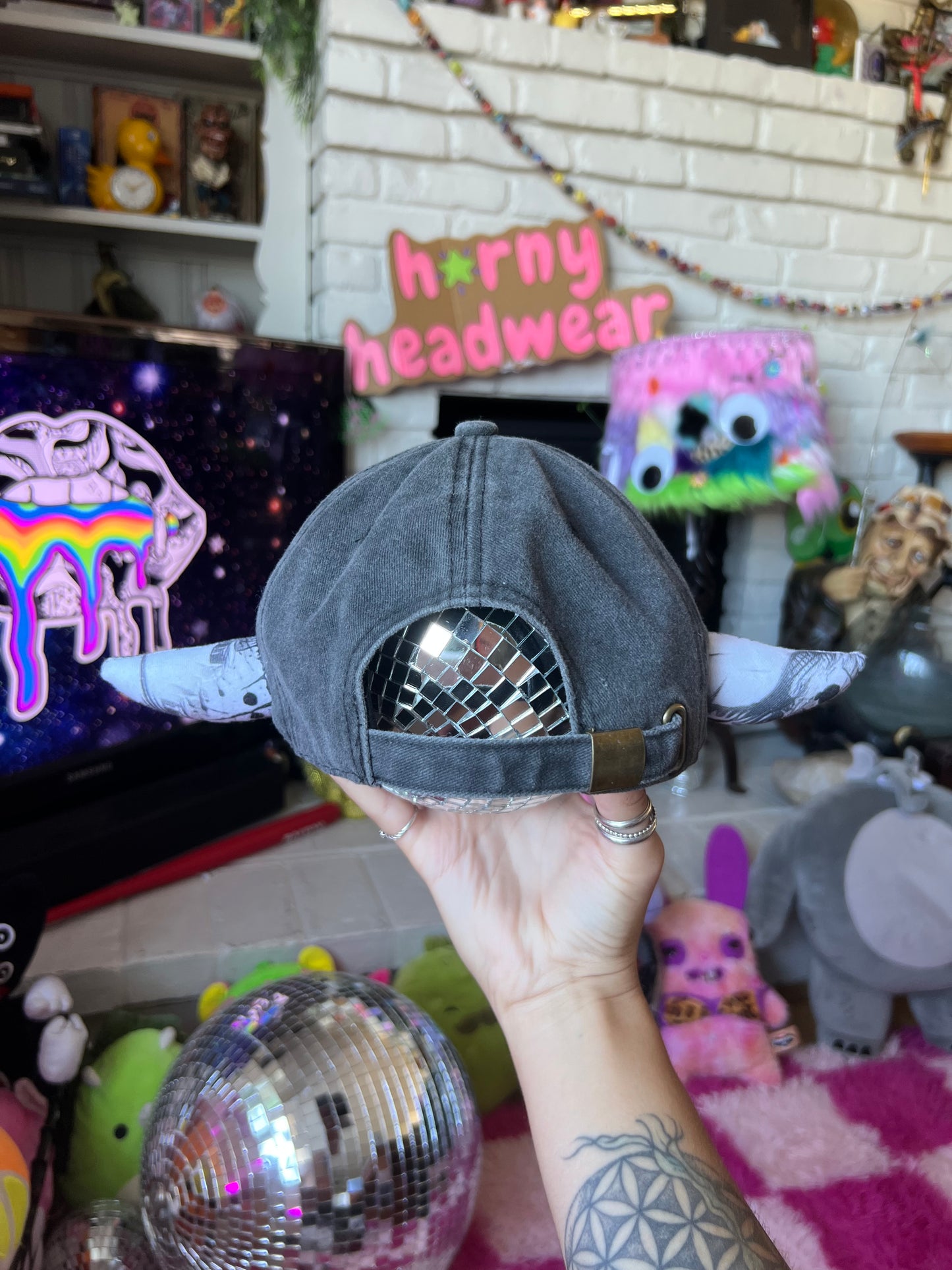 h🌟rny hat 103