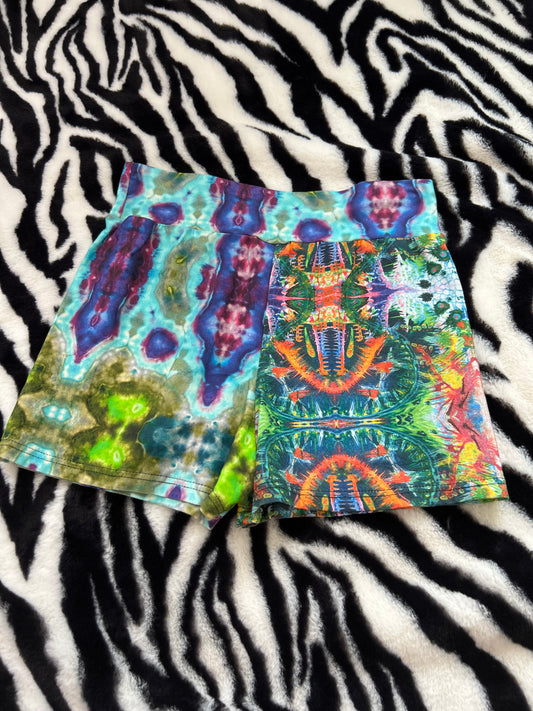 medium gaia's chloroplast booty shorts