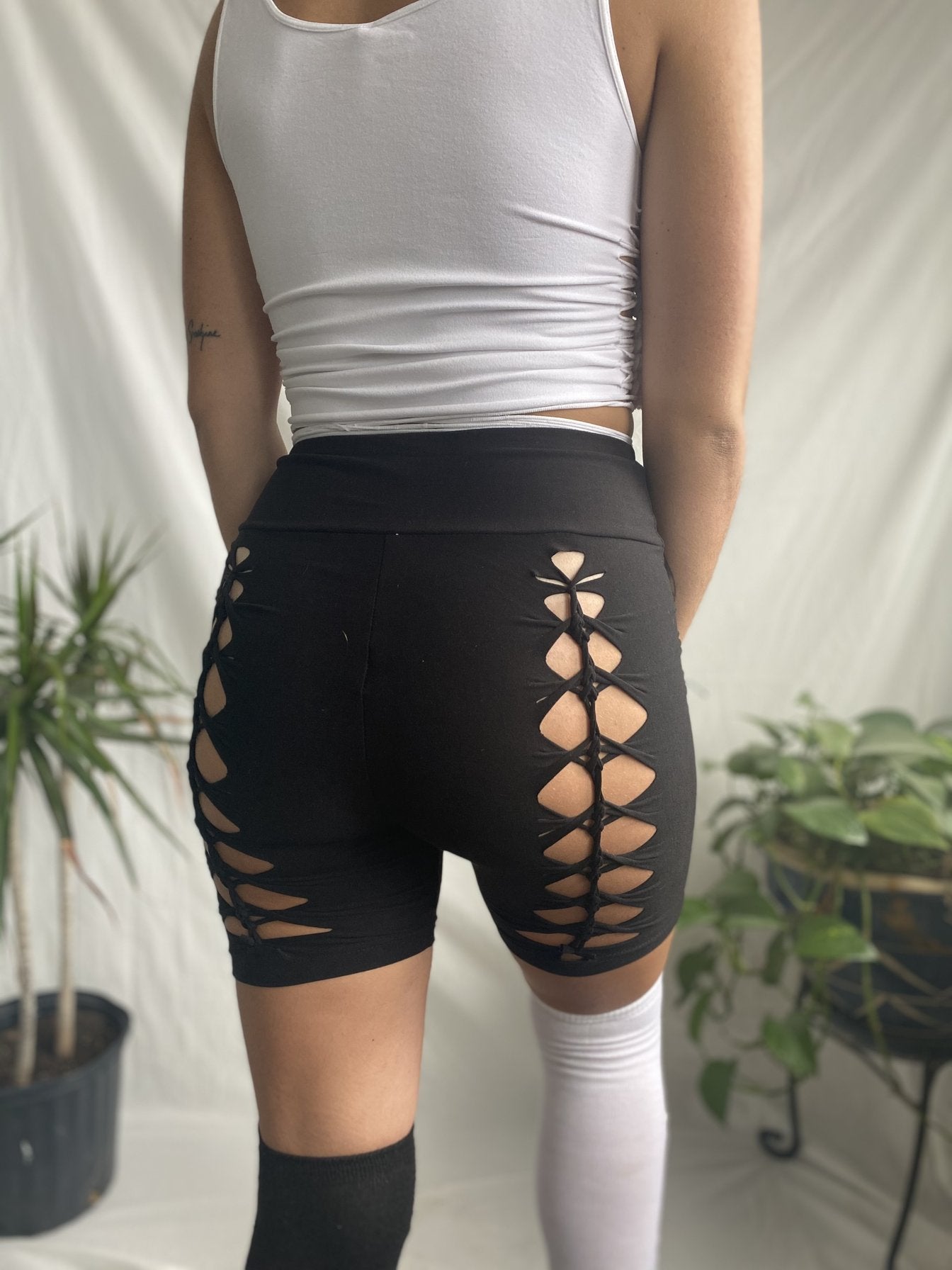 aura biker shorts