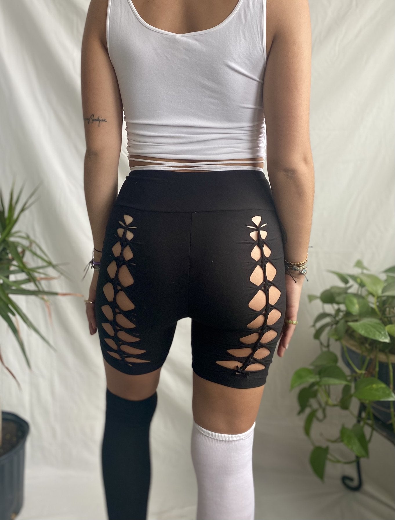 aura biker shorts
