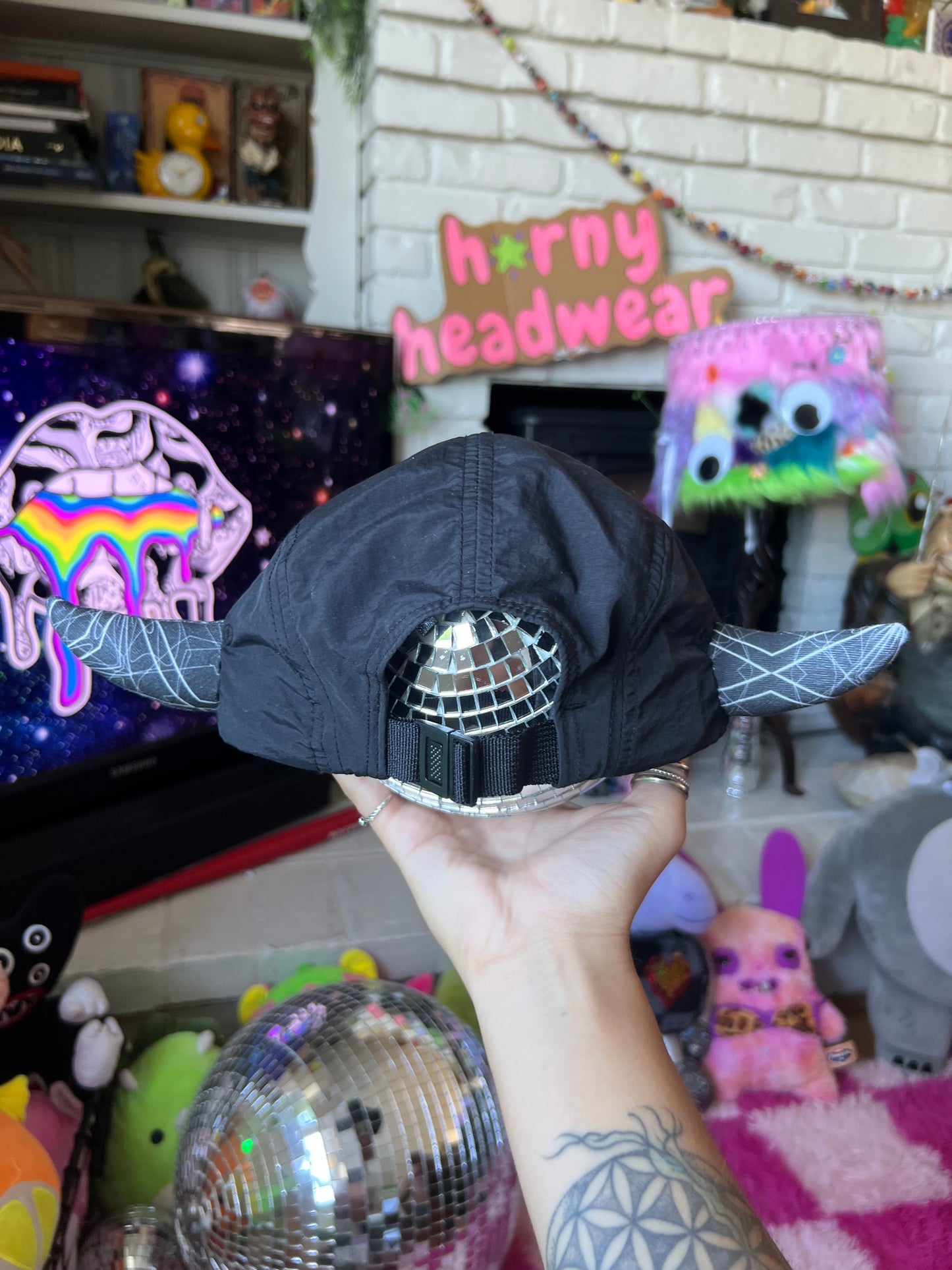 h🌟rny hat 106