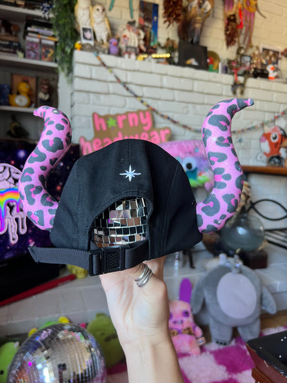 h🌟rny hat 077