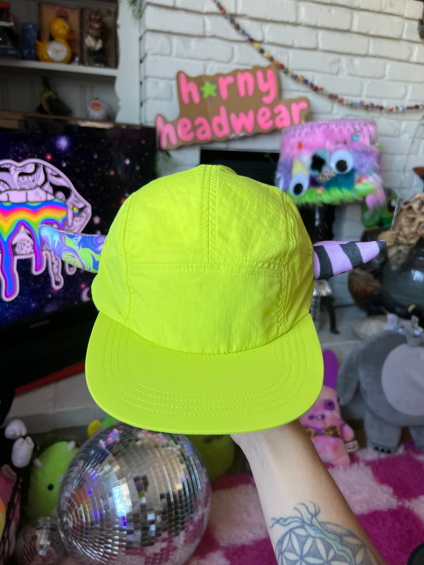 h🌟rny hat 104