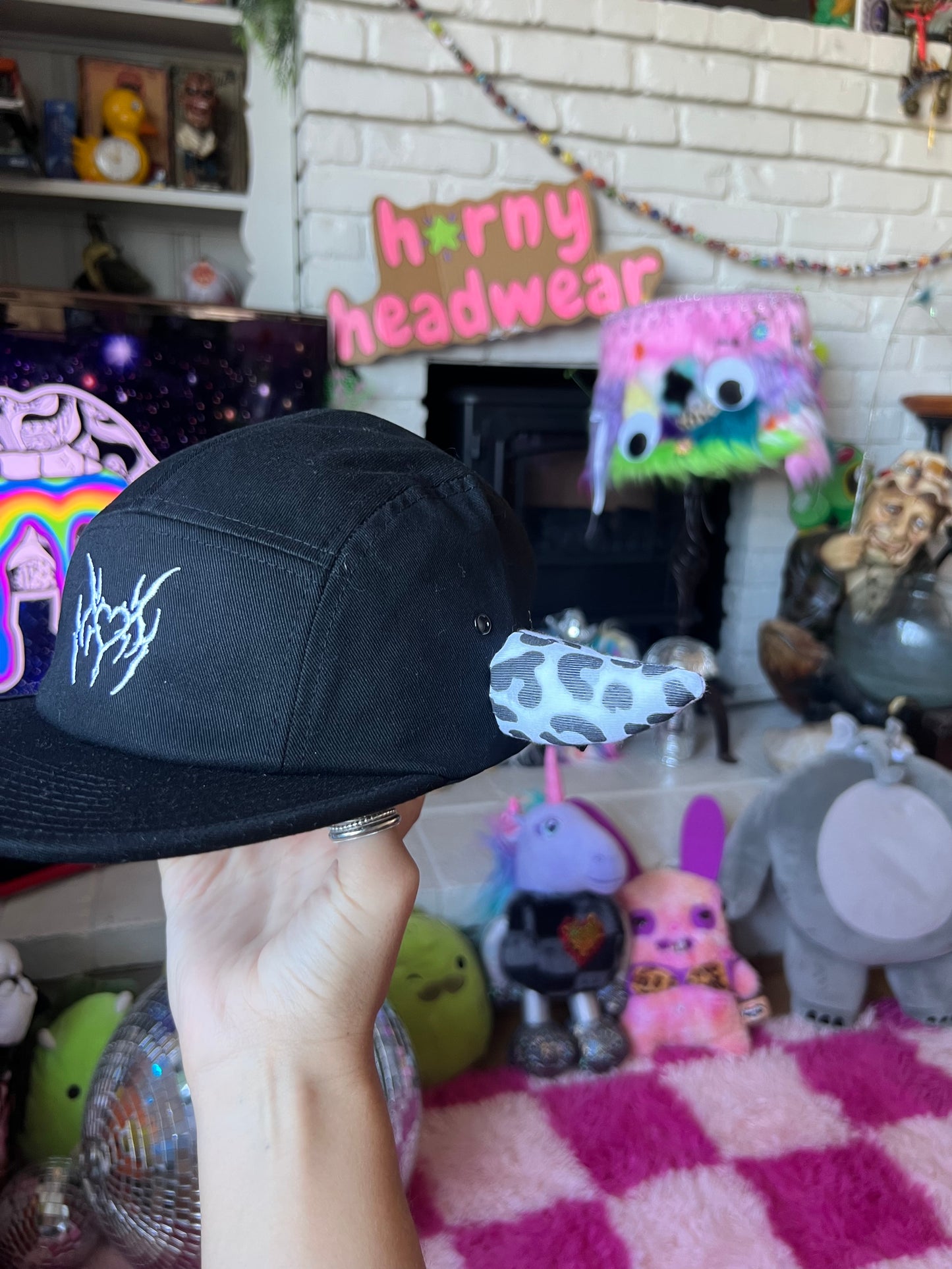 h🌟rny hat 081