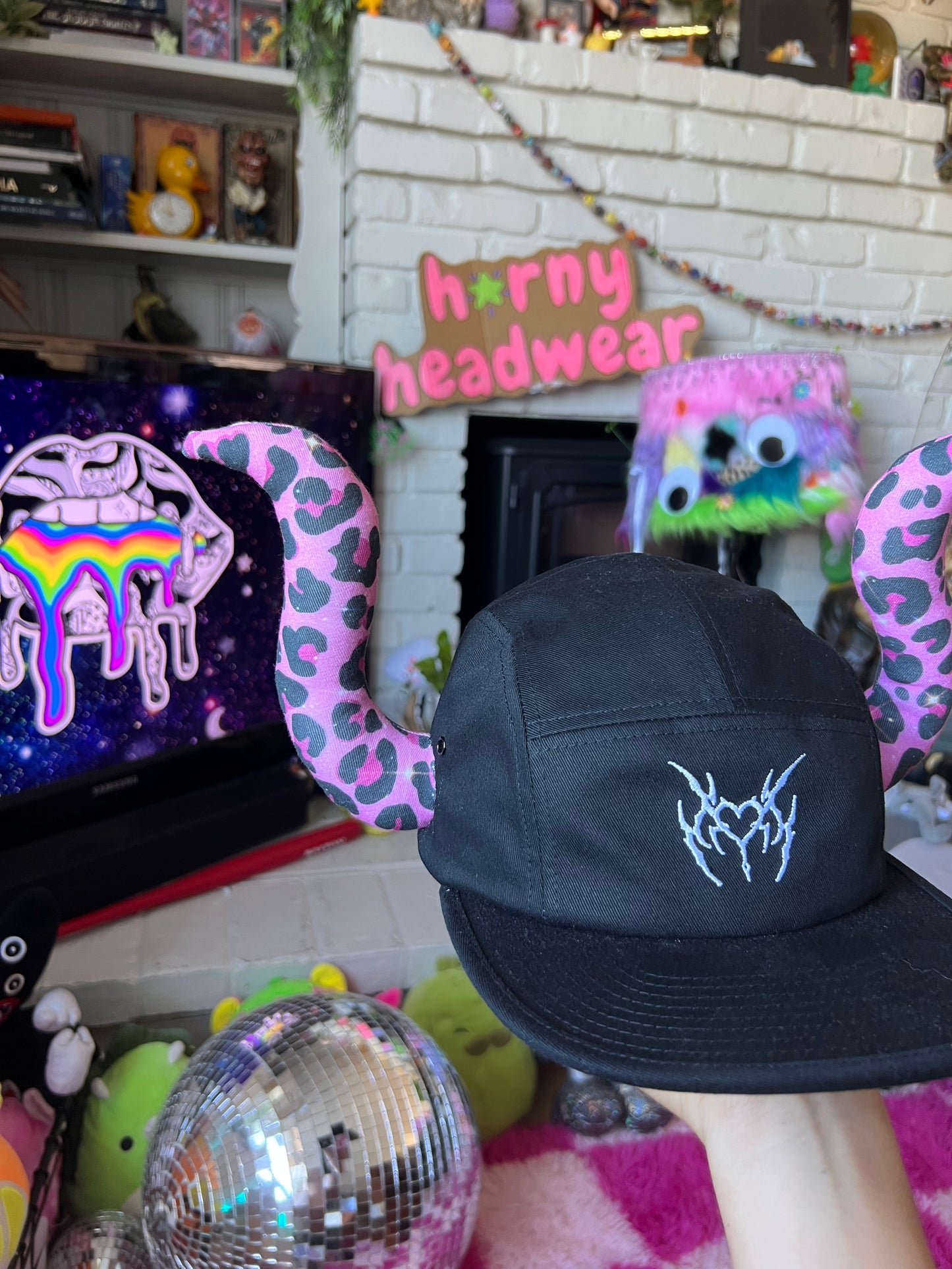 h🌟rny hat 077
