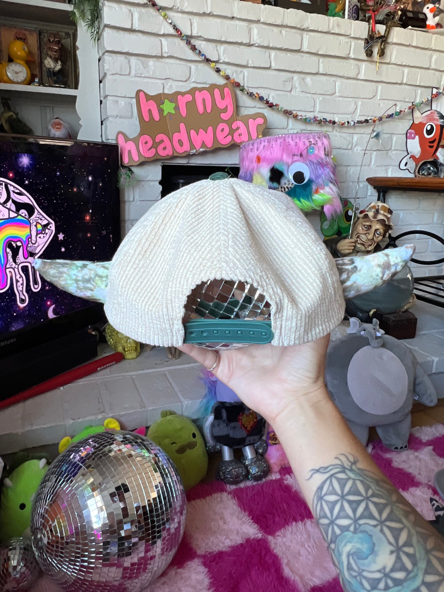 h🌟rny hat 091