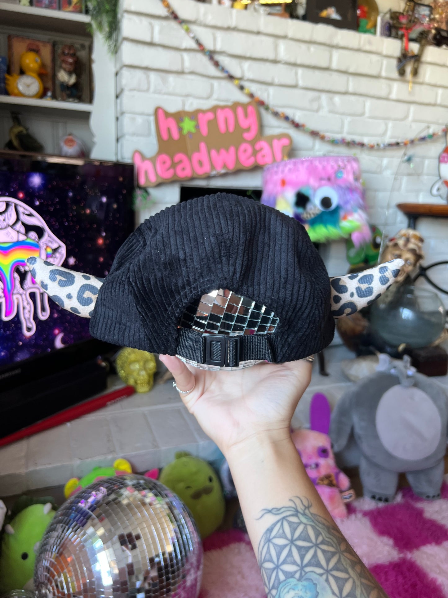 h🌟rny hat 099